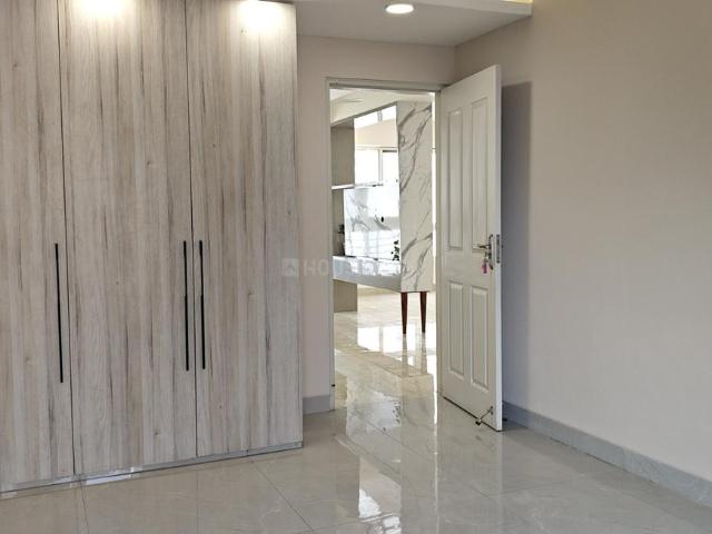 4 BHK Apartment in Sector 110 for rent Noida. The reference number is 19843161