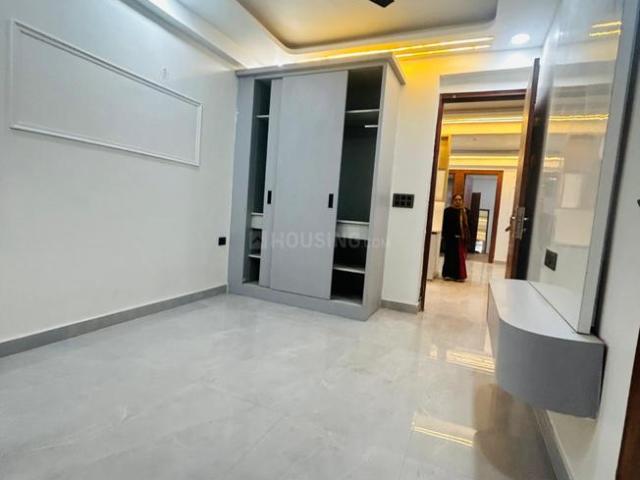 4 BHK Apartment in Sector 110 for resale Noida. The reference number is 19371165