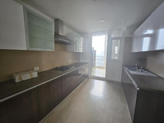 4 BHK Apartment in Sector 111 for rent Gurgaon. The reference number is 20643443