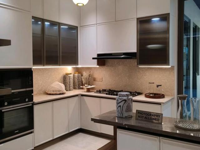 4 BHK Apartment in Sector 115 for resale Noida. The reference number is 14313476