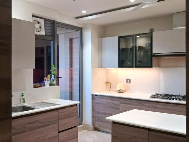 4 BHK Apartment in Sector 121 for rent Noida. The reference number is 19888910