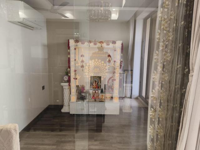 4 BHK Apartment in Sector 121 for rent Noida. The reference number is 20264349