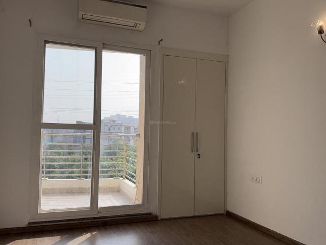 4 BHK Apartment in Sector 121 for rent Noida. The reference number is 20233601