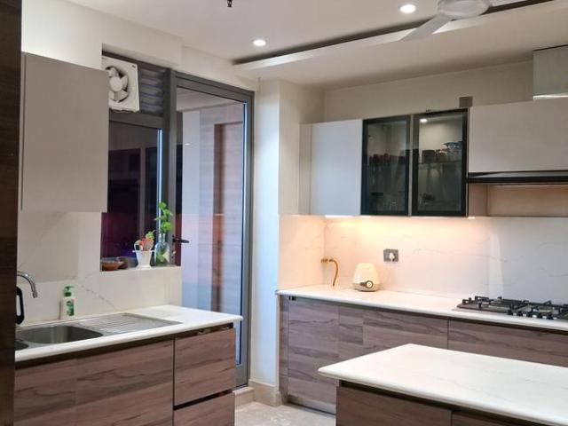4 BHK Apartment in Sector 121 for resale Noida. The reference number is 19914568