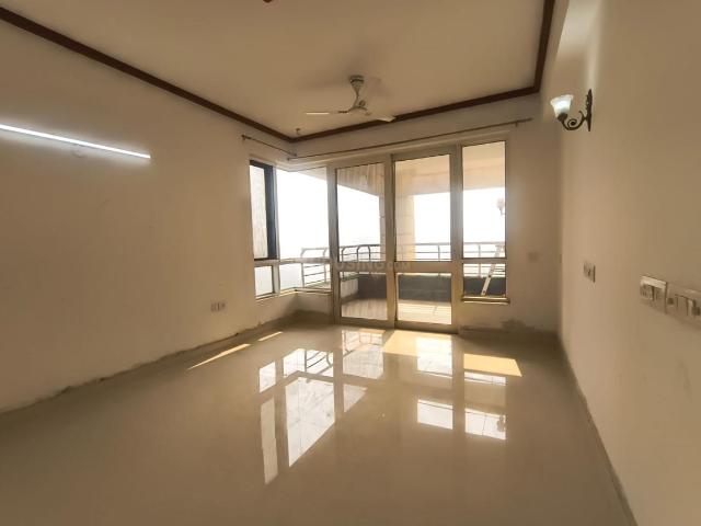 4 BHK Apartment in Sector 128 for rent Noida. The reference number is 19393185