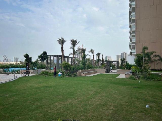 4 BHK Apartment in Sector 128 for rent Noida. The reference number is 20165948