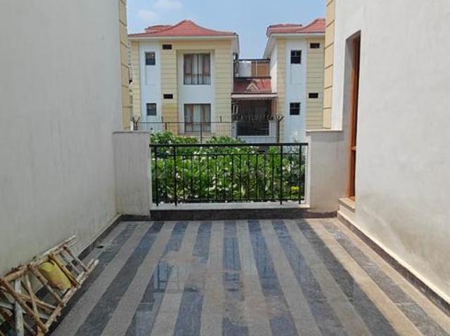 4 BHK Apartment in Sector 128 for rent Noida. The reference number is 20347453