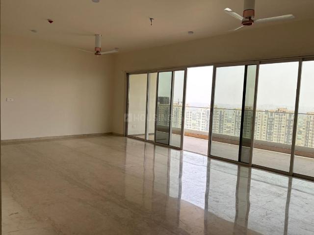 4 BHK Apartment in Sector 128 for rent Noida. The reference number is 20330086