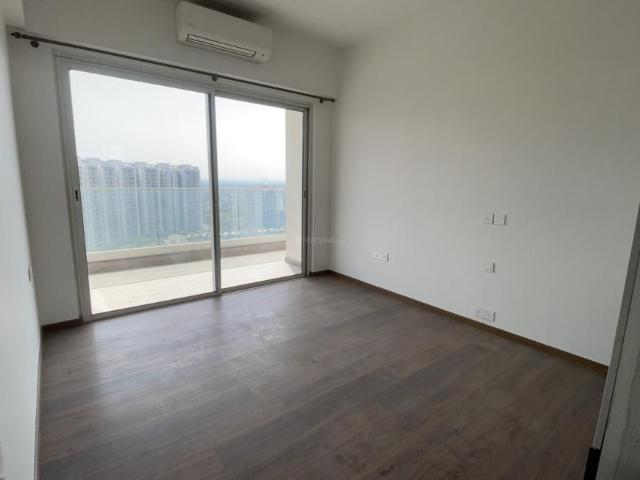 4 BHK Apartment in Sector 128 for rent Noida. The reference number is 20463039