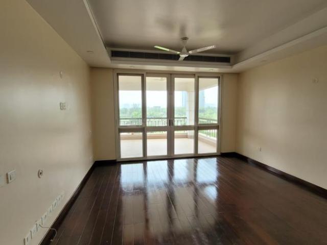 4 BHK Apartment in Sector 128 for resale Noida. The reference number is 20724285