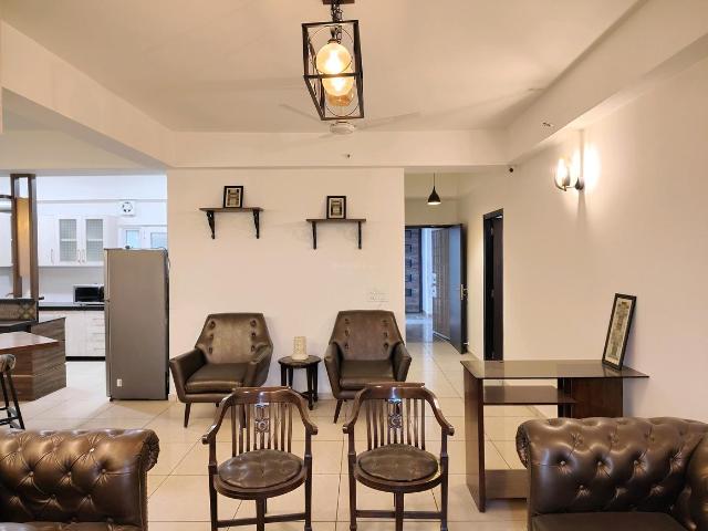 4 BHK Apartment in Sector 137 for rent Noida. The reference number is 18340003