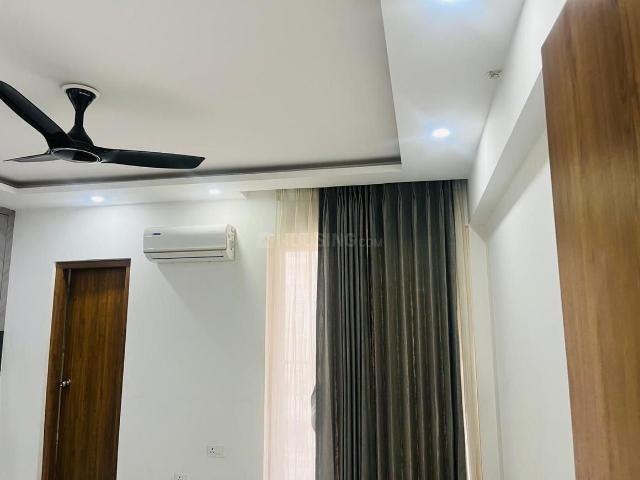 4 BHK Apartment in Sector 137 for rent Noida. The reference number is 19038397