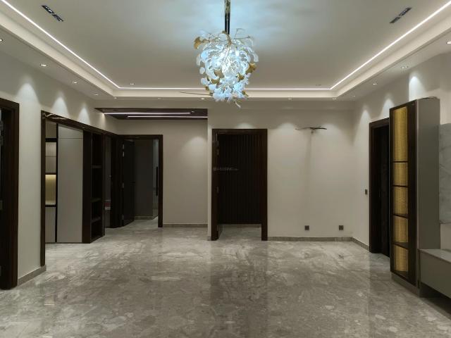 4 BHK Apartment in Sector 24 Rohini for resale New Delhi. The reference number is 19670436