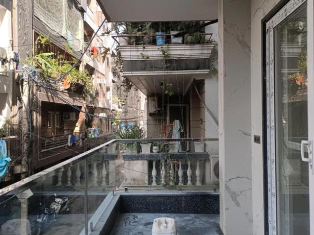 4 BHK Apartment in Sector 24 Rohini for resale New Delhi. The reference number is 19868603