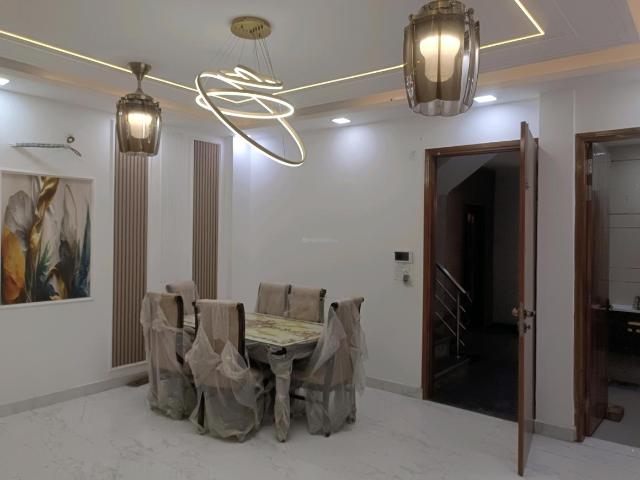 4 BHK Apartment in Sector 24 Rohini for resale New Delhi. The reference number is 19875676