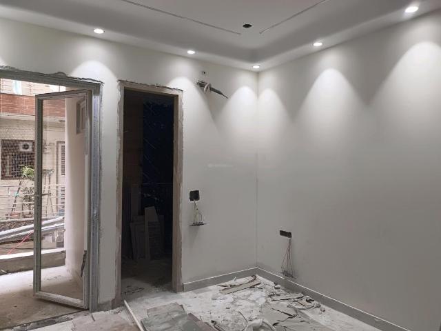 4 BHK Apartment in Sector 24 Rohini for resale New Delhi. The reference number is 20054544