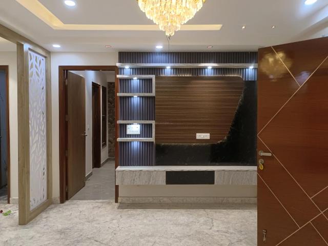 4 BHK Apartment in Sector 24 Rohini for resale New Delhi. The reference number is 20083358