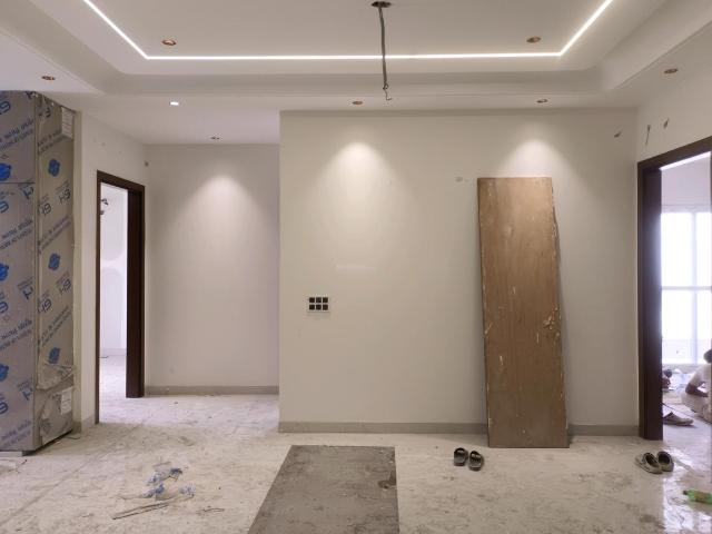4 BHK Apartment in Sector 24 Rohini for resale New Delhi. The reference number is 20083460