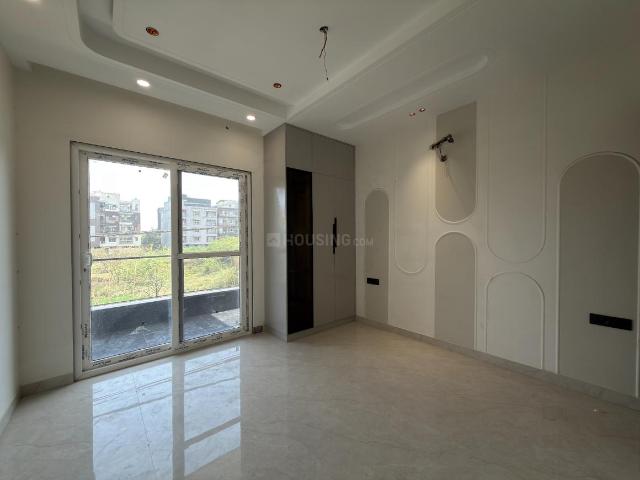 4 BHK Apartment in Sector 24 Rohini for resale New Delhi. The reference number is 20417038