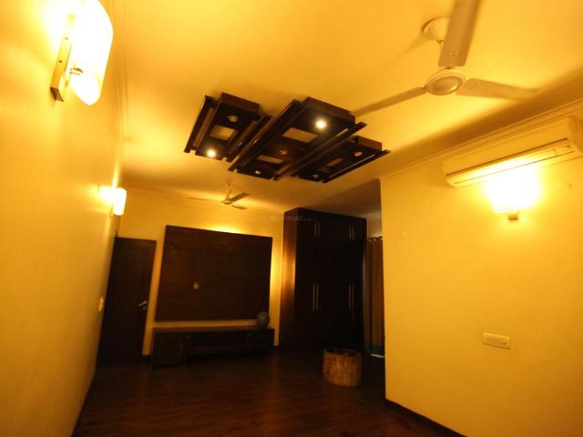 4 BHK Apartment in Sector 28 for resale Noida. The reference number is 8153424