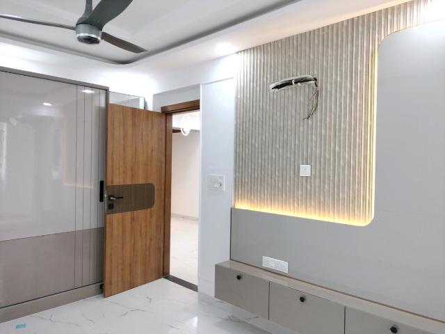 4 BHK Apartment in Sector 22 Dwarka for resale New Delhi. The reference number is 19945701