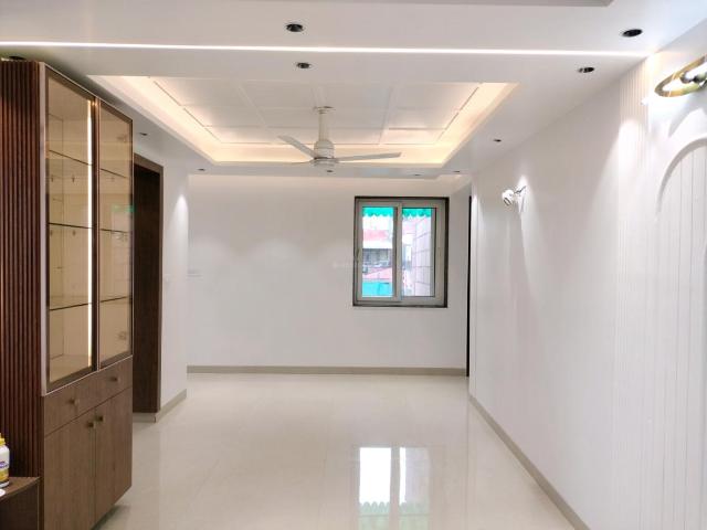 4 BHK Apartment in Sector 22 Dwarka for resale New Delhi. The reference number is 20652125