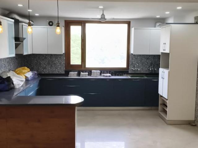 4 BHK Apartment in Sector 22 Dwarka for resale New Delhi. The reference number is 20604712