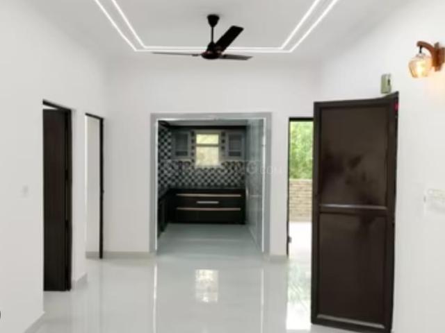 4 BHK Apartment in Sector 22 Dwarka for resale New Delhi. The reference number is 20817583
