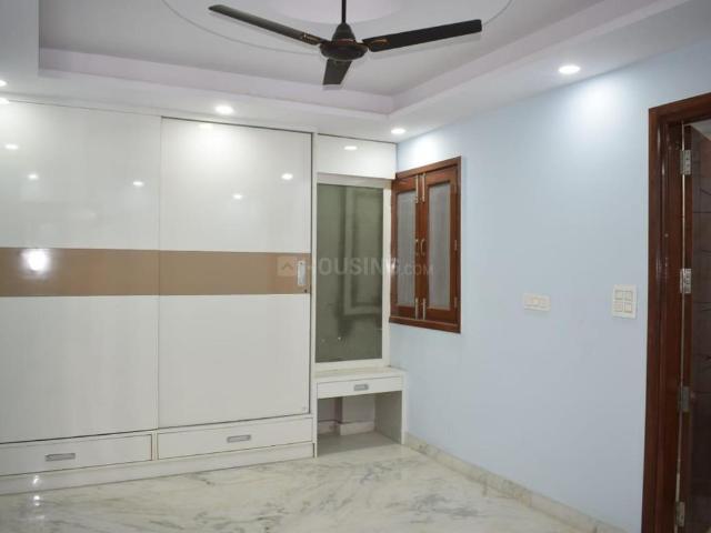 4 BHK Apartment in Sector 23 Dwarka for rent New Delhi. The reference number is 19090518