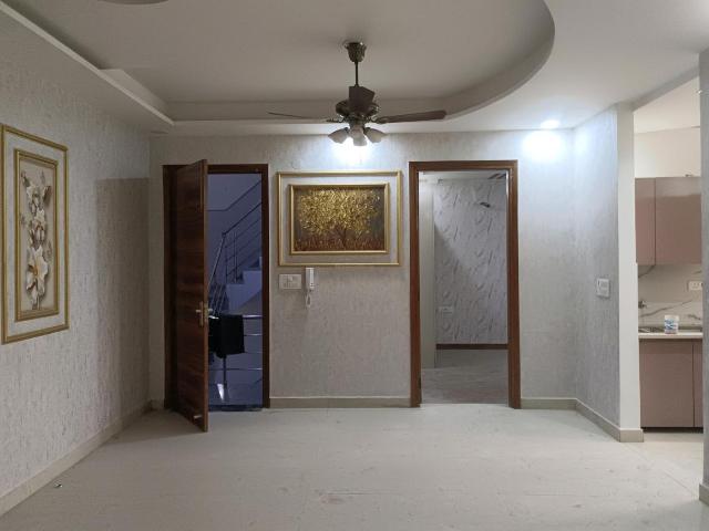 4 BHK Apartment in Sector 38 Rohini for rent New Delhi. The reference number is 20320922