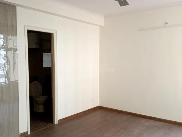 4 BHK Apartment in Sector 33 Bhiwadi for resale Bhiwadi. The reference number is 14080286
