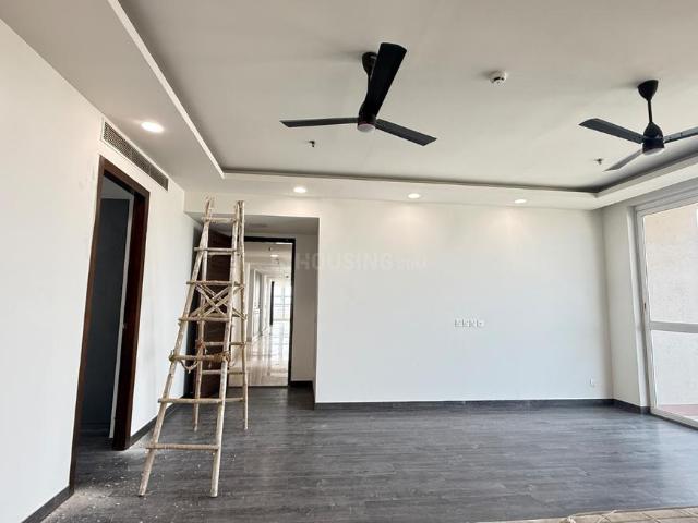 4 BHK Apartment in Sector 44 for rent Noida. The reference number is 20582985