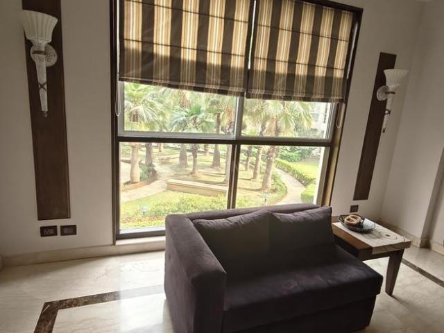 4 BHK Apartment in Sector 44 for resale Noida. The reference number is 18617033