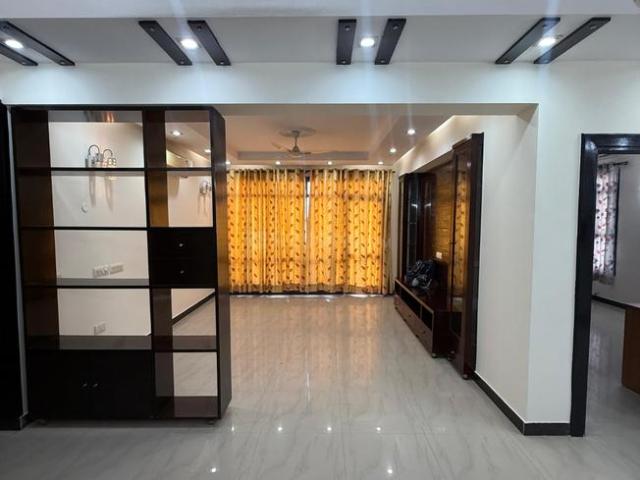 4 BHK Apartment in Sector 48 for rent Gurgaon. The reference number is 18084504