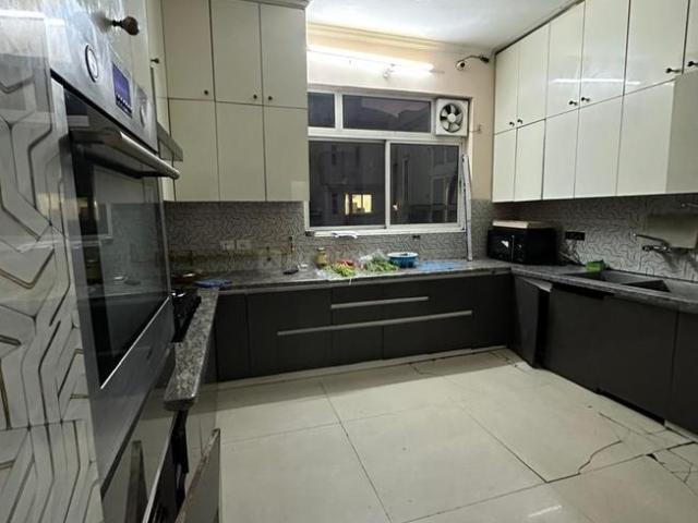 4 BHK Apartment in Sector 48 for rent Gurgaon. The reference number is 19698820