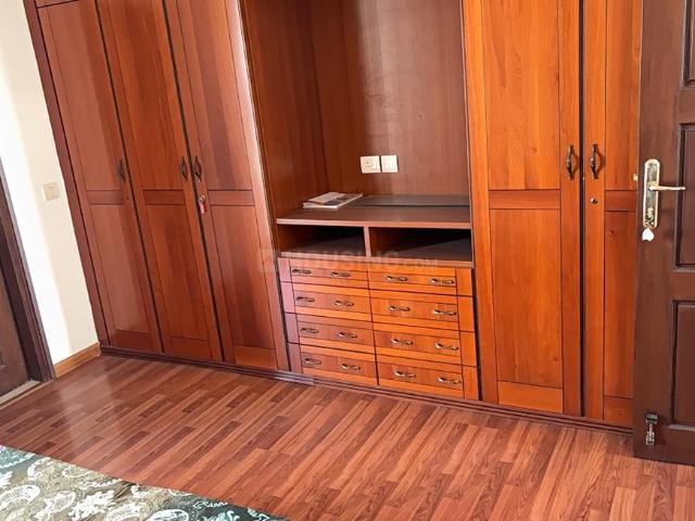 4 BHK Apartment in Sector 48 for resale Gurgaon. The reference number is 19631524