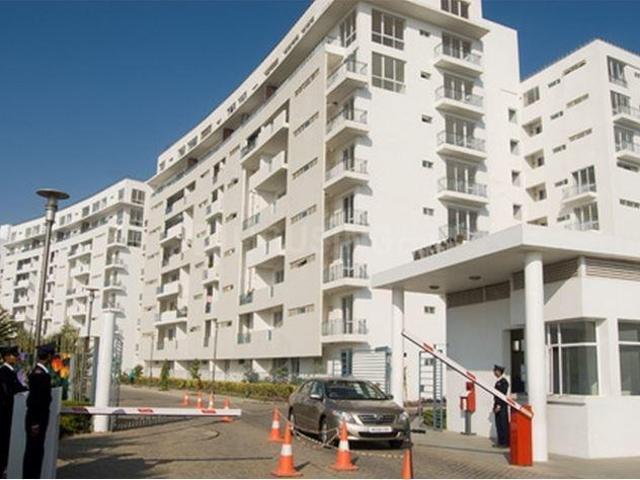 4 BHK Apartment in Sector 49 for resale Gurgaon. The reference number is 19890514