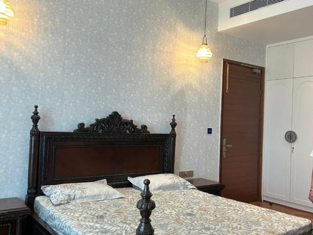 4 BHK Apartment in Sector 43 for rent Noida. The reference number is 20708958