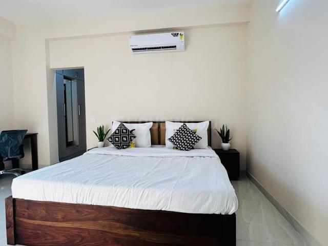 4 BHK Apartment in Sector 43 for rent Gurgaon. The reference number is 19694093