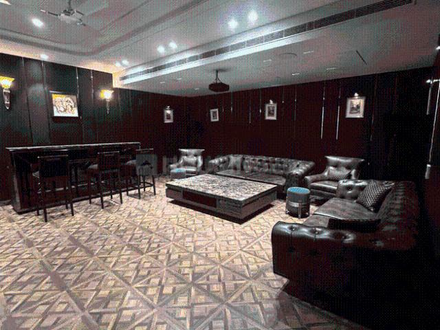 4 BHK Apartment in Sector 43 for rent Gurgaon. The reference number is 20223740