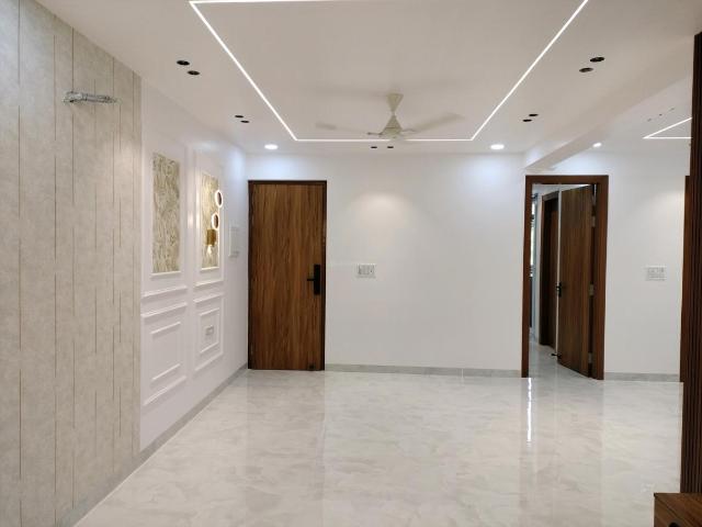 4 BHK Apartment in Sector 4 Dwarka for resale New Delhi. The reference number is 19778054