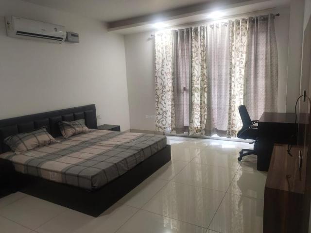 4 BHK Apartment in Sector 54 for rent Gurgaon. The reference number is 12600492