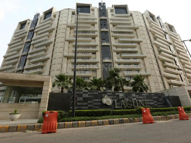 4 BHK Apartment in Sector 54 for rent Gurgaon. The reference number is 20309029