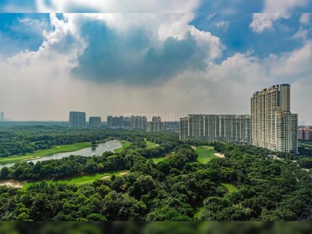 4 BHK Apartment in Sector 54 for resale Golf Course Road. The reference number is 17191395