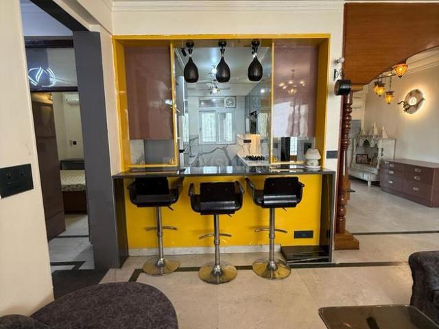 4 BHK Apartment in Sector 56 for rent Gurgaon. The reference number is 20449470