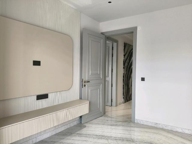 4 BHK Apartment in Sector 58 for rent Gurgaon. The reference number is 19790444