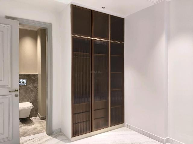 4 BHK Apartment in Sector 58 for rent Gurgaon. The reference number is 19790532