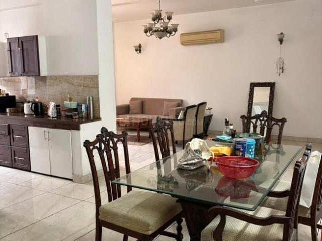 4 BHK Apartment in Sector 51 for rent Gurgaon. The reference number is 20187642
