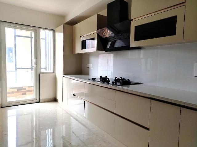 4 BHK Apartment in Sector 51 for resale Gurgaon. The reference number is 17906673
