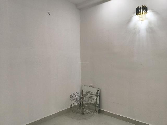 4 BHK Apartment in Sector 52 for rent Gurgaon. The reference number is 19357630